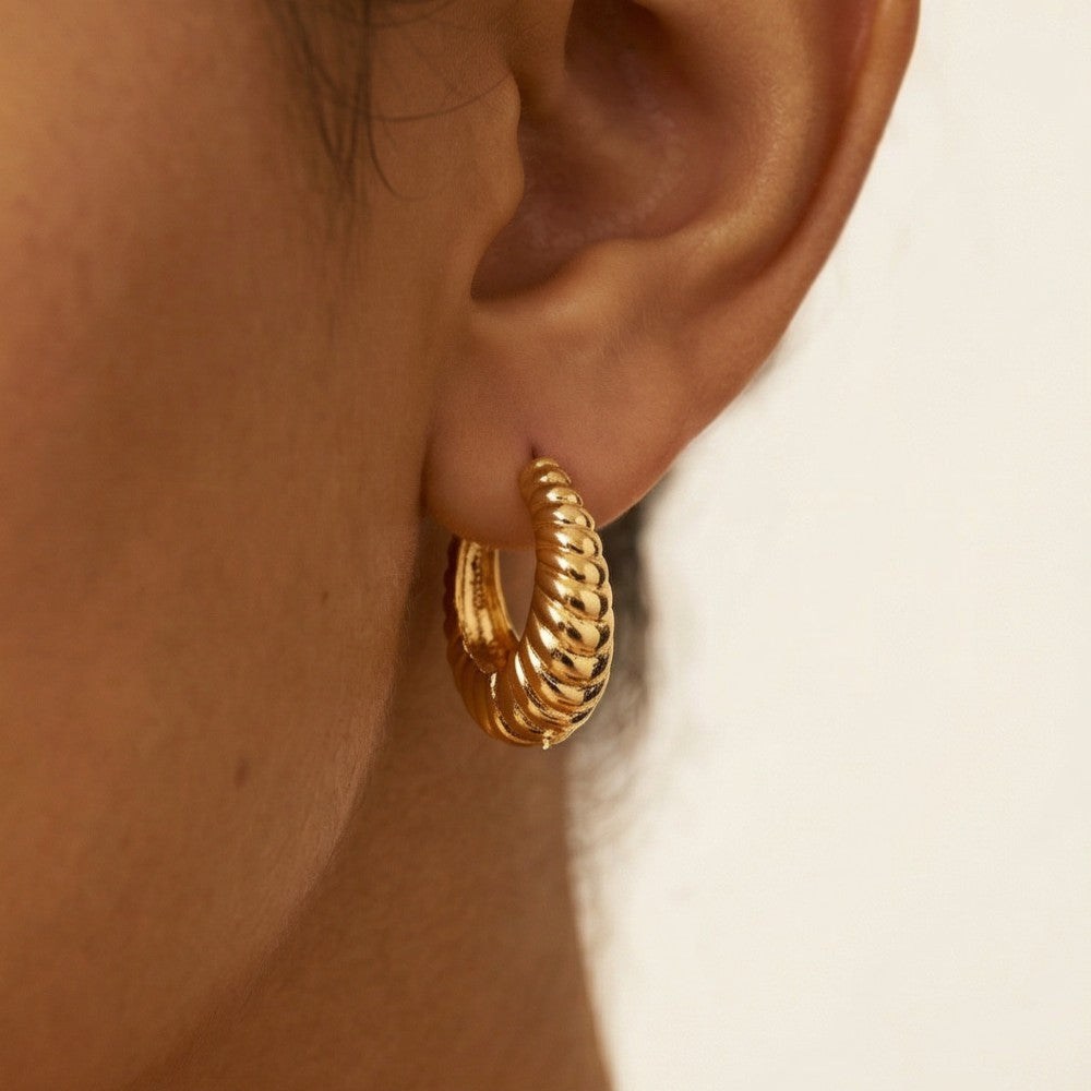 Liora Hoops