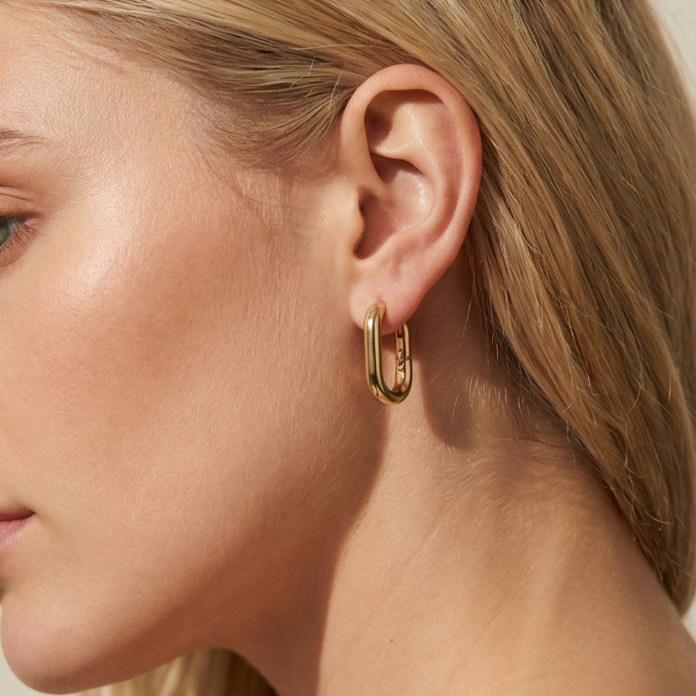 Elara Hoops