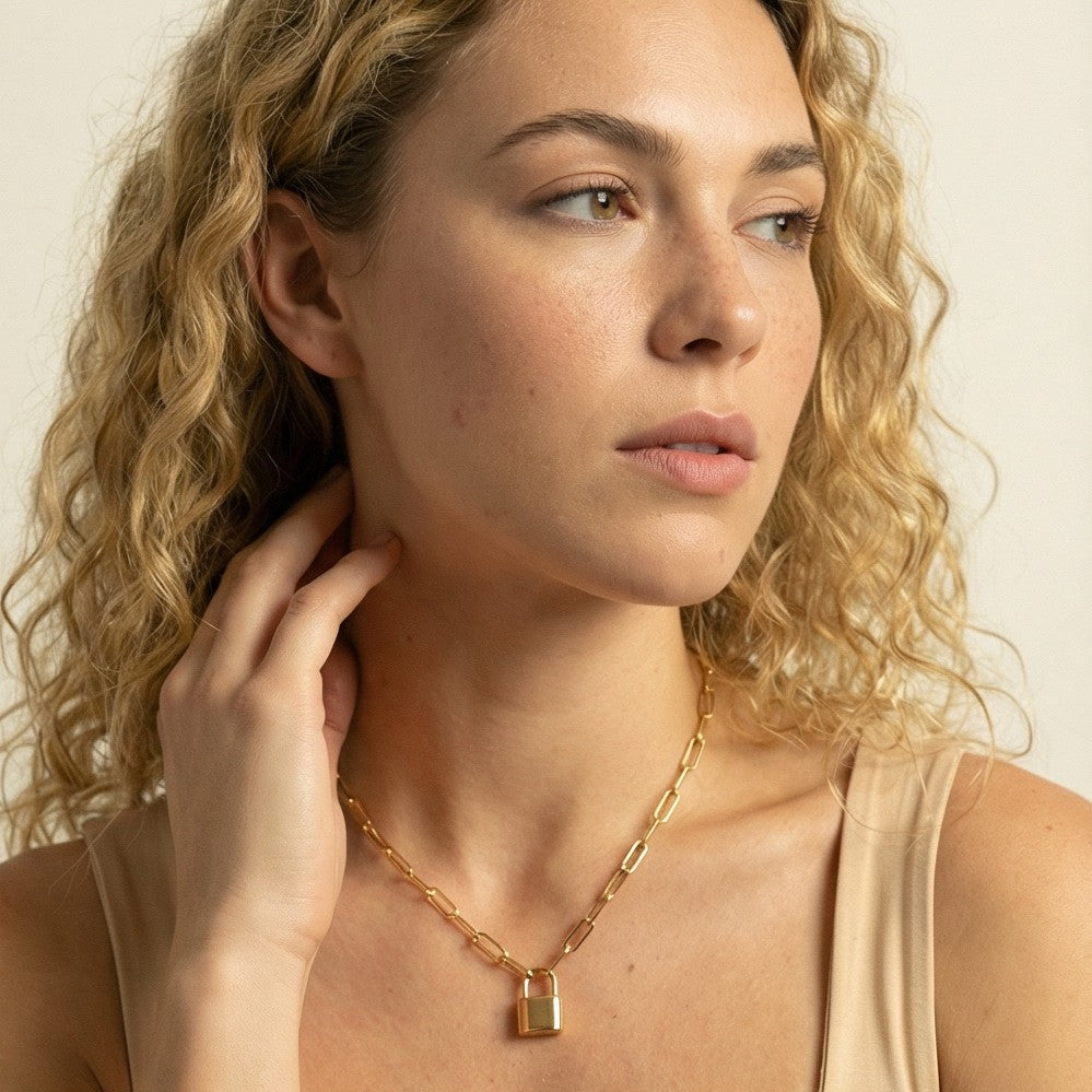 Amorette Necklace